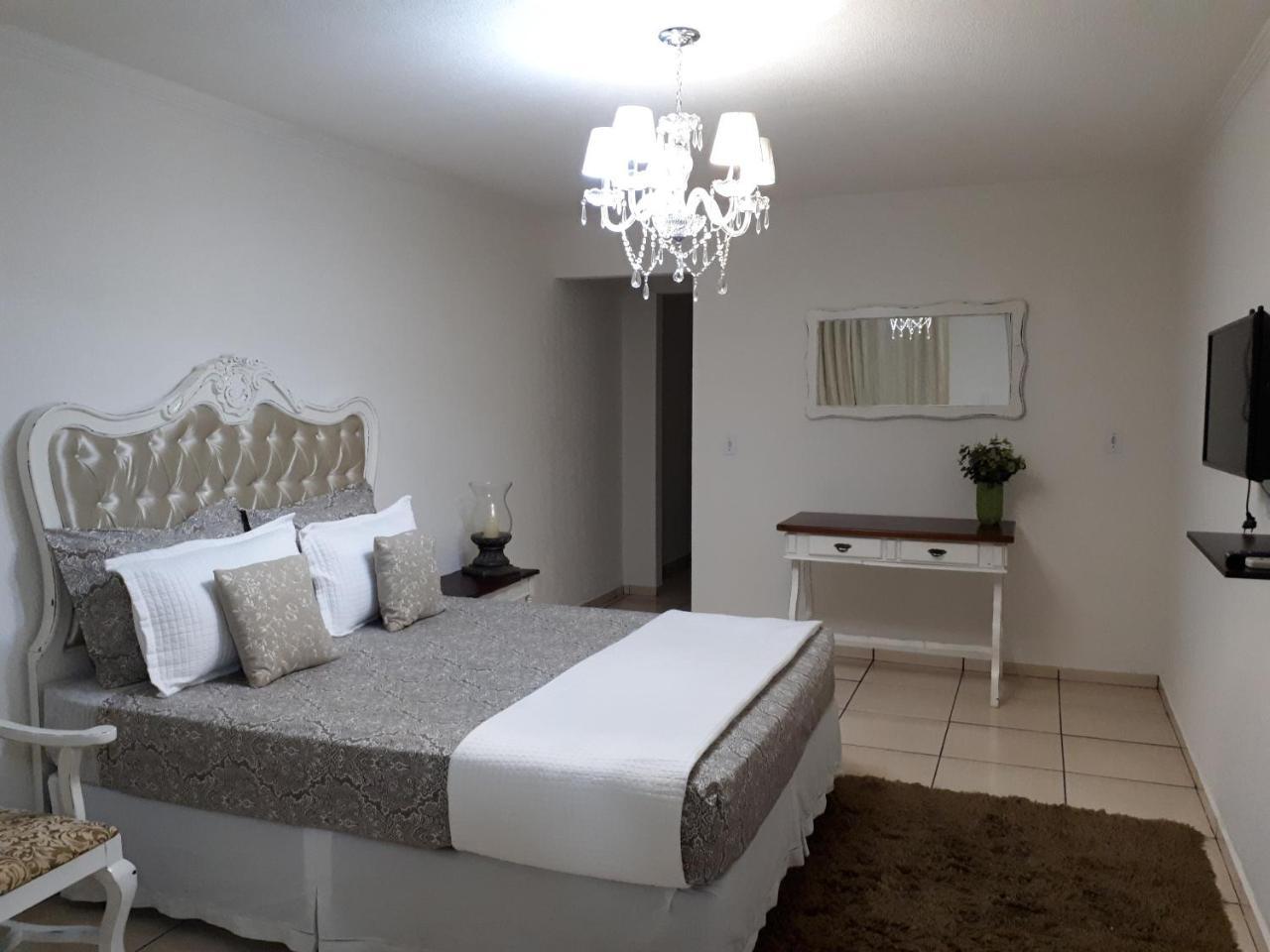 Pousada Cris Garden Bed&Breakfast 포스두이구아수 외부 사진